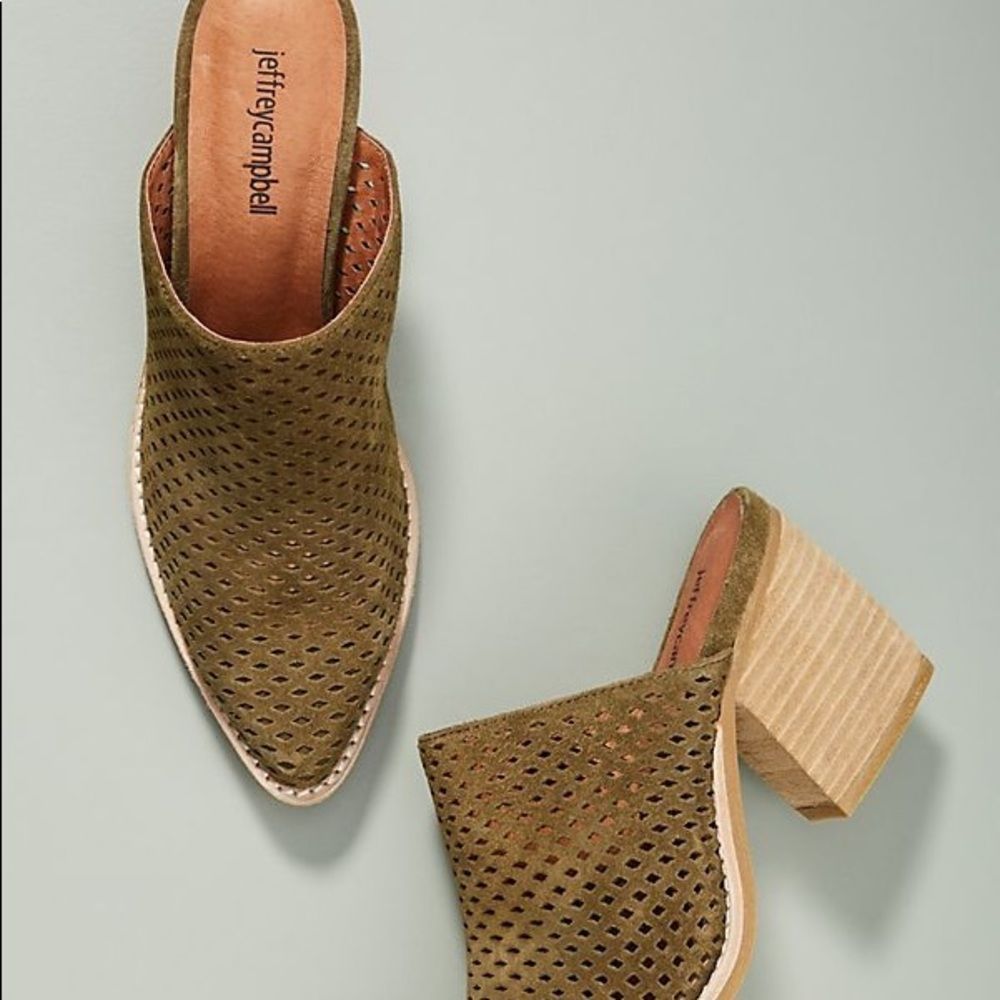 Jeffrey Campbell Favela Mule size 8.5., blogger favorite